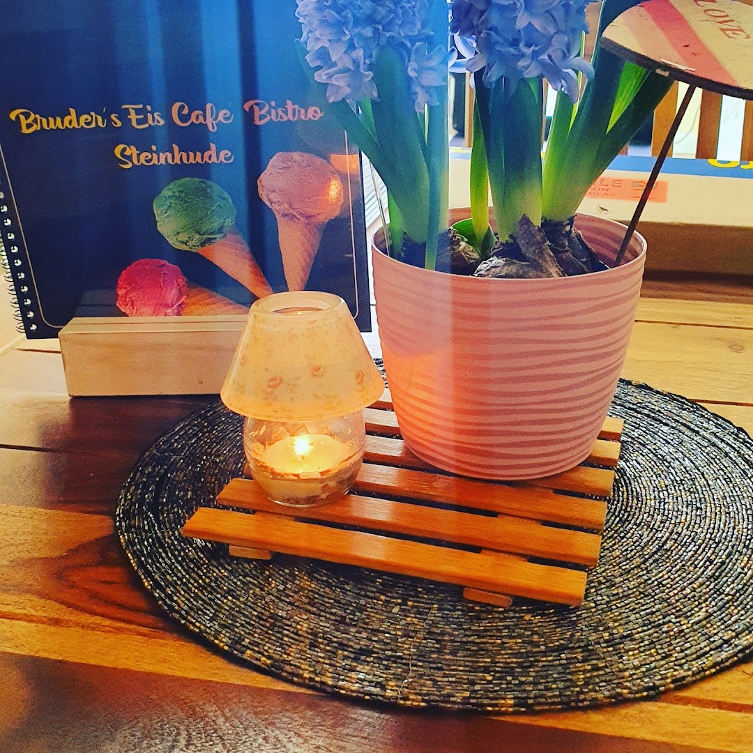 Bruder‘s Eiscafe & Bistro · Fotos 1